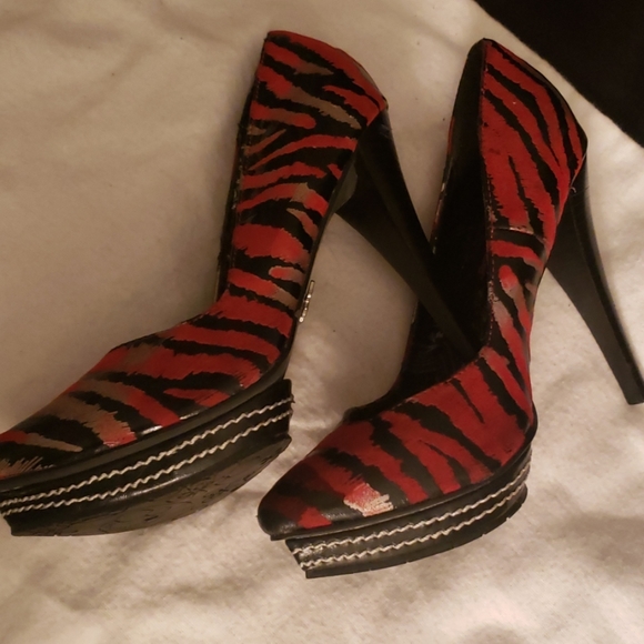 🤯3/$12 Dollhouse Red & Black Heels Goth Punk Rocker 6 - Picture 5 of 6